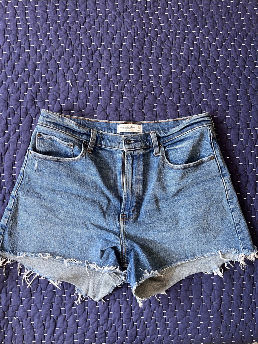 Abercrombie & Fitch the mom short high-rise